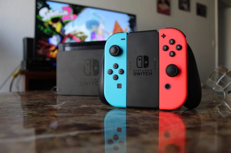 red and blue nintendo switch